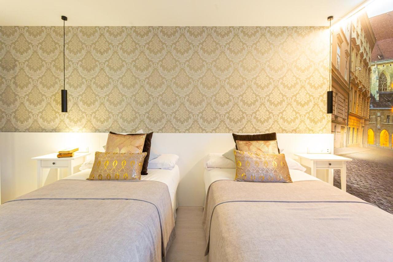 Fly Airport Guest house Madrid