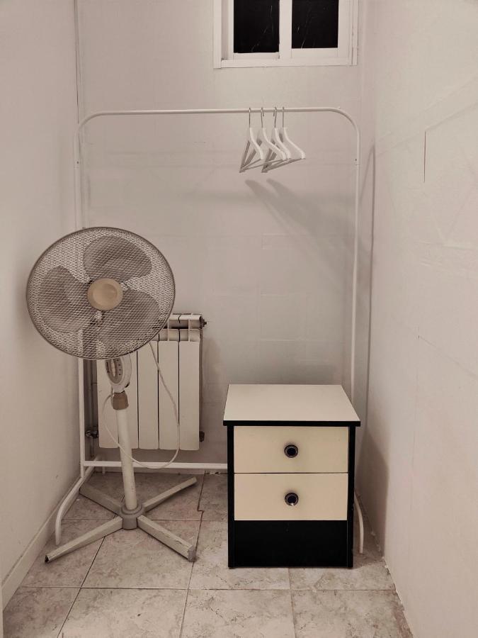 Corredera Rooms, No Llegadas Despues De 21h