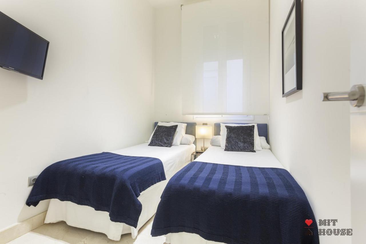 Mit House Echegaray En * Madrid