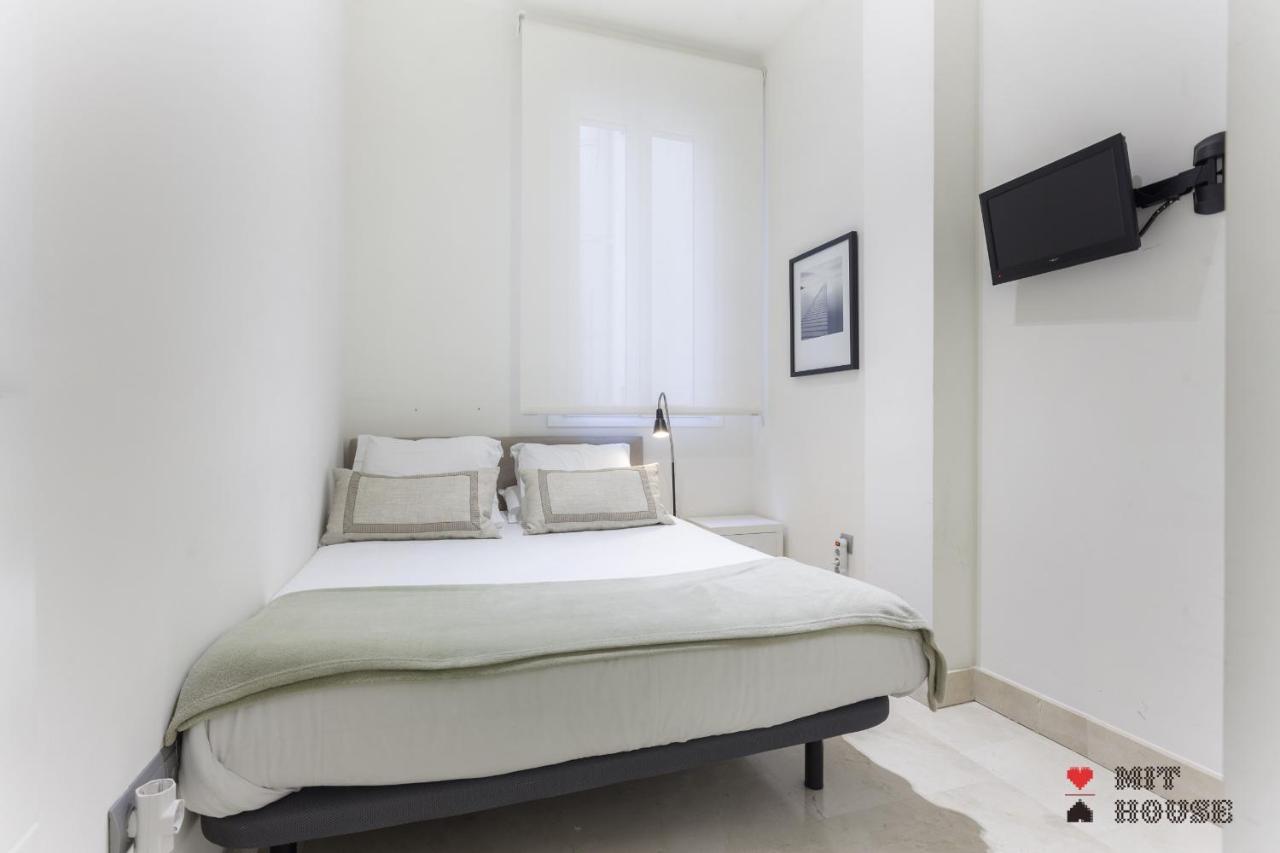 Mit House Echegaray En * Madrid