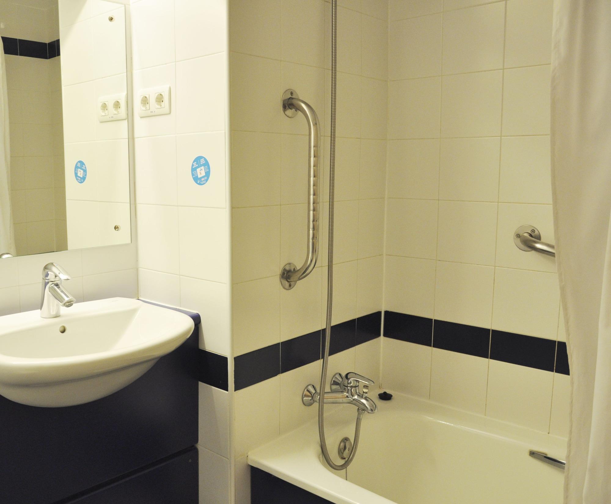 Hotel Travelodge Torrelaguna 3*