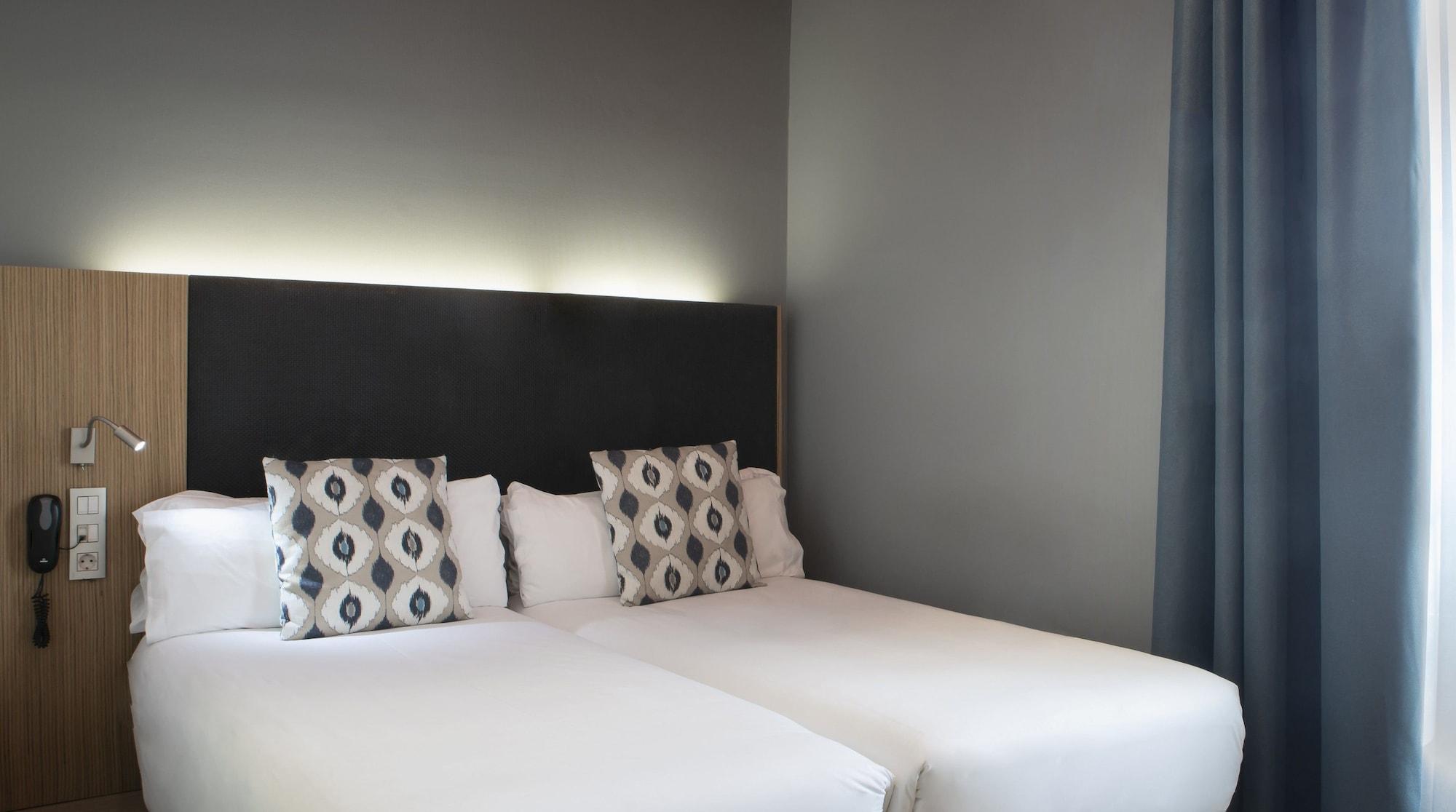 Petit Palace Plaza Del Carmen Hotel 4*