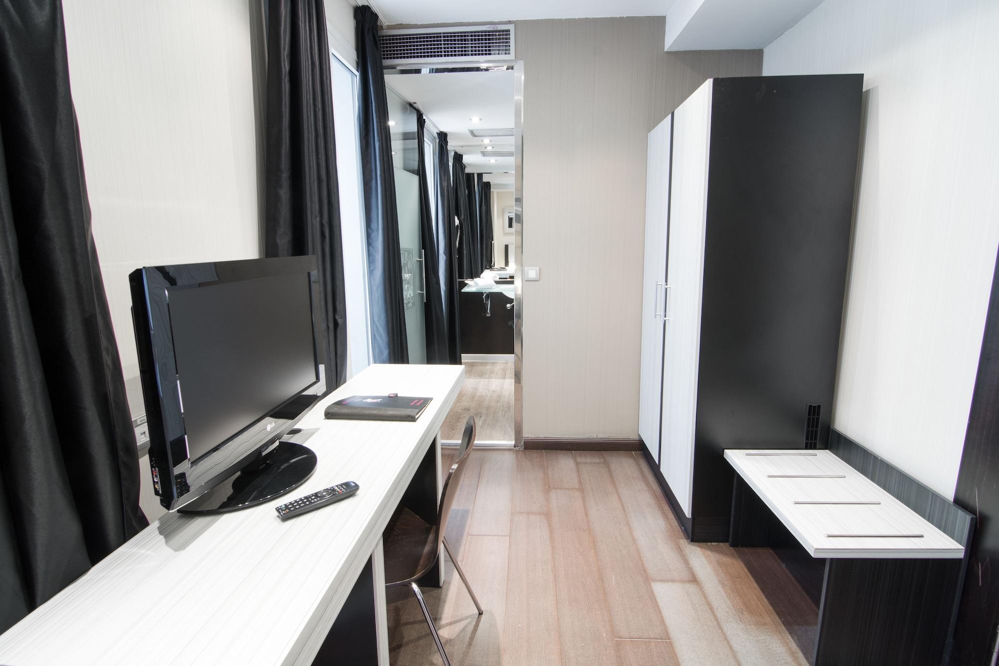 Hotel Petit Palace Arenal 3*