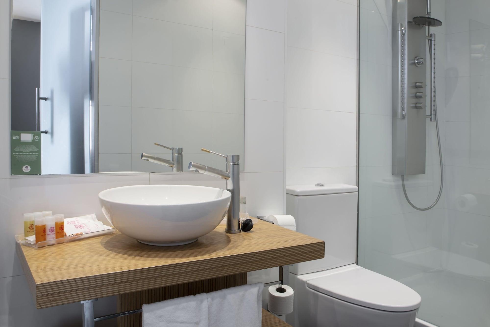 Petit Palace Plaza Del Carmen Hotel 4*