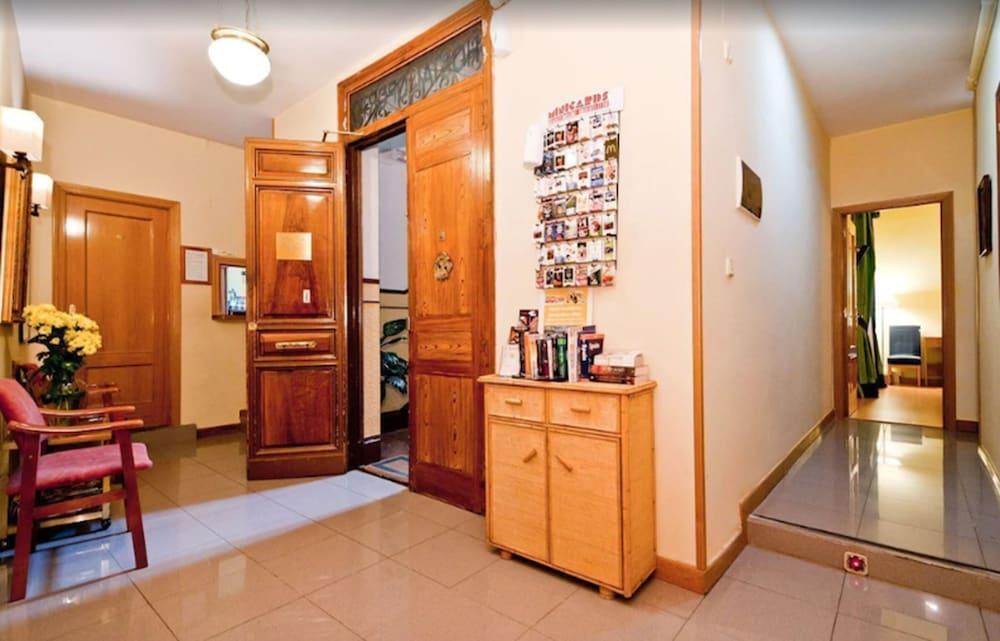 Oporto Guest house 2*