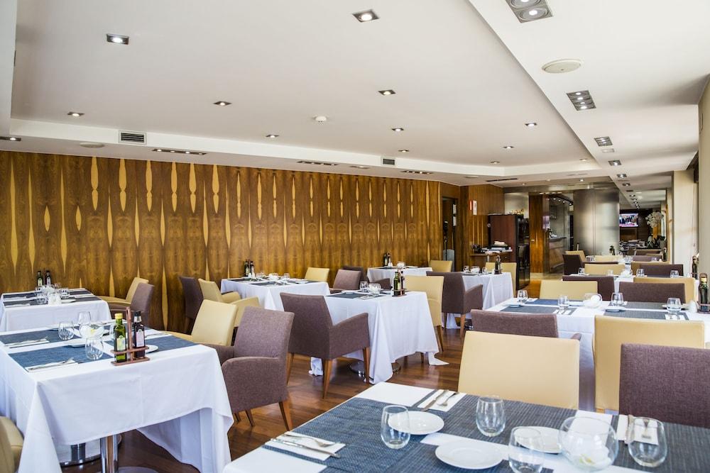 Hotel Exe Plaza 4*