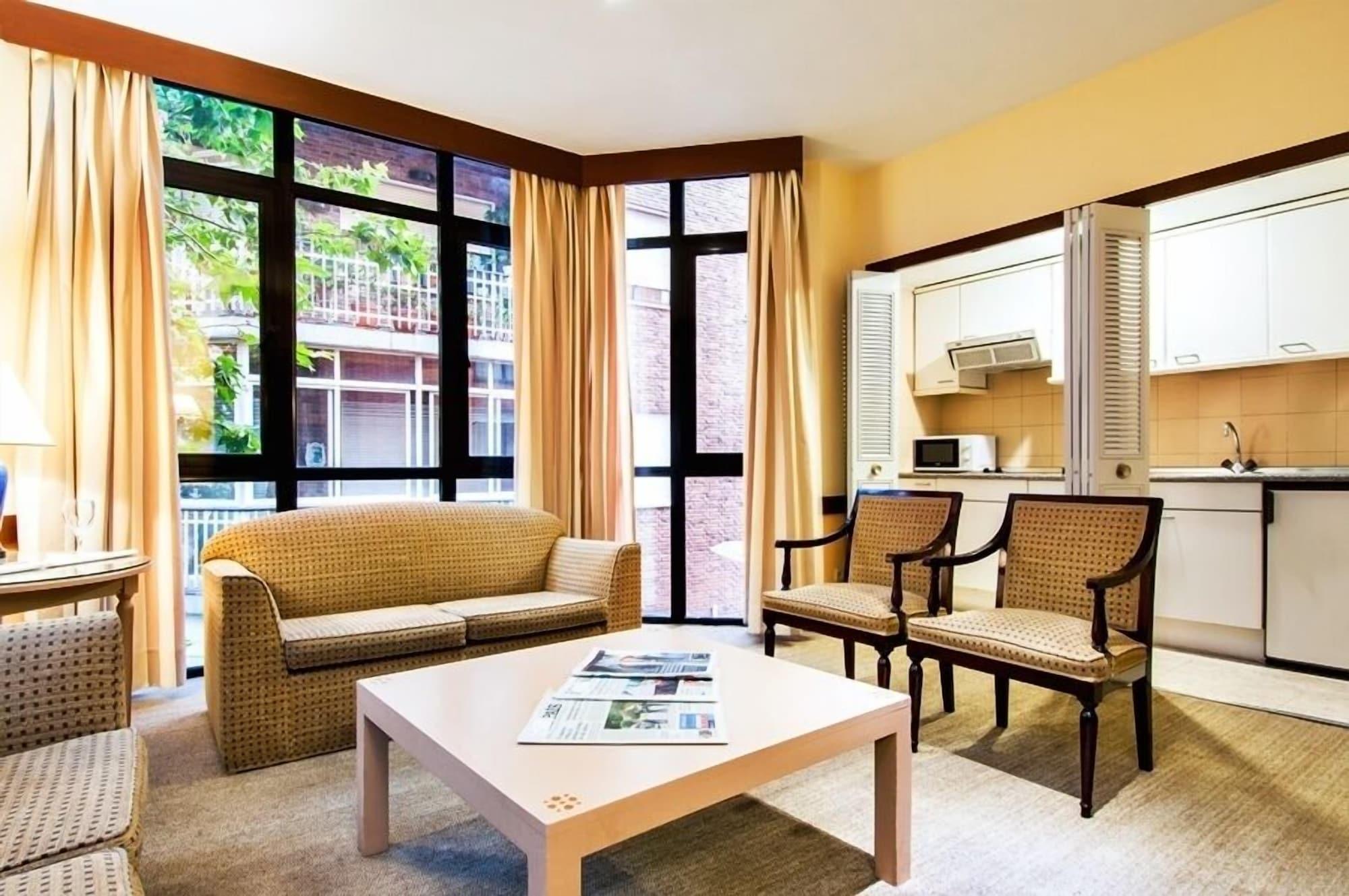 Espahotel Plaza Basílica Apartahotel 3*