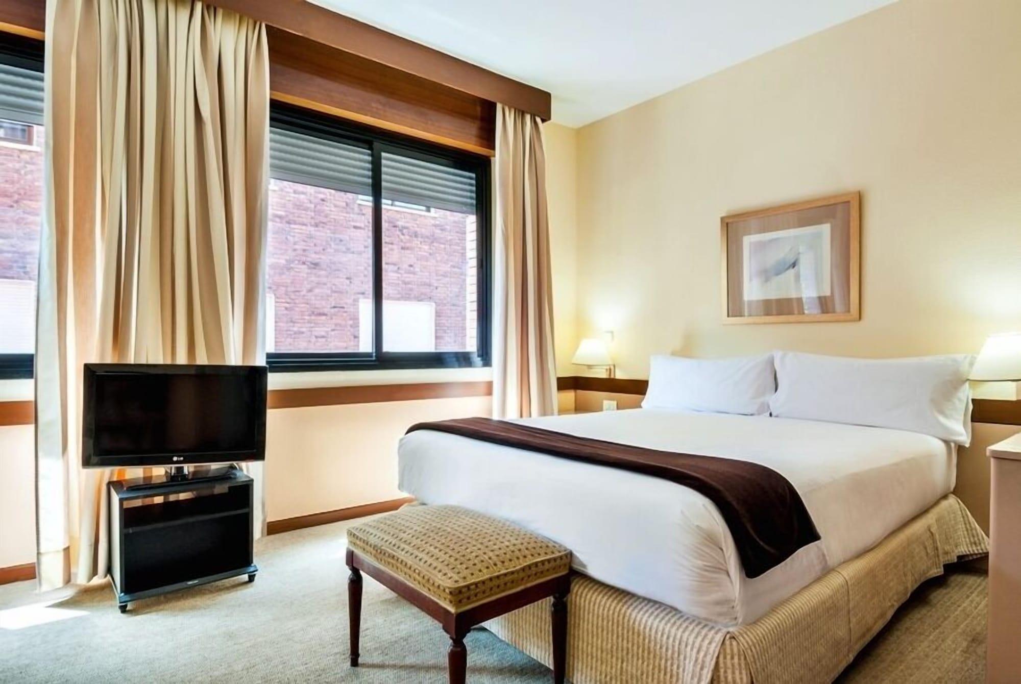 Apartahotel Espahotel Plaza Basílica 3*