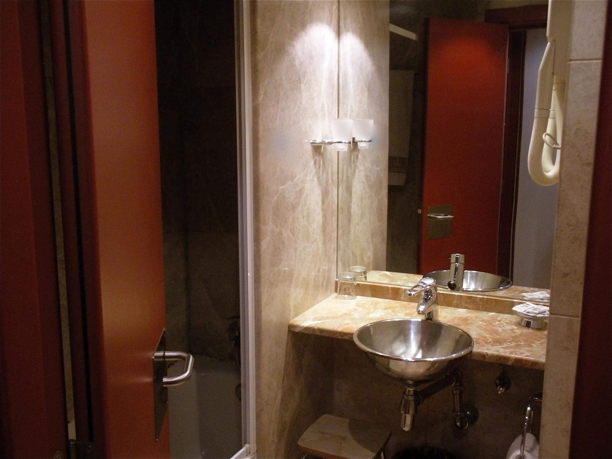 Anaco Hotel 3*