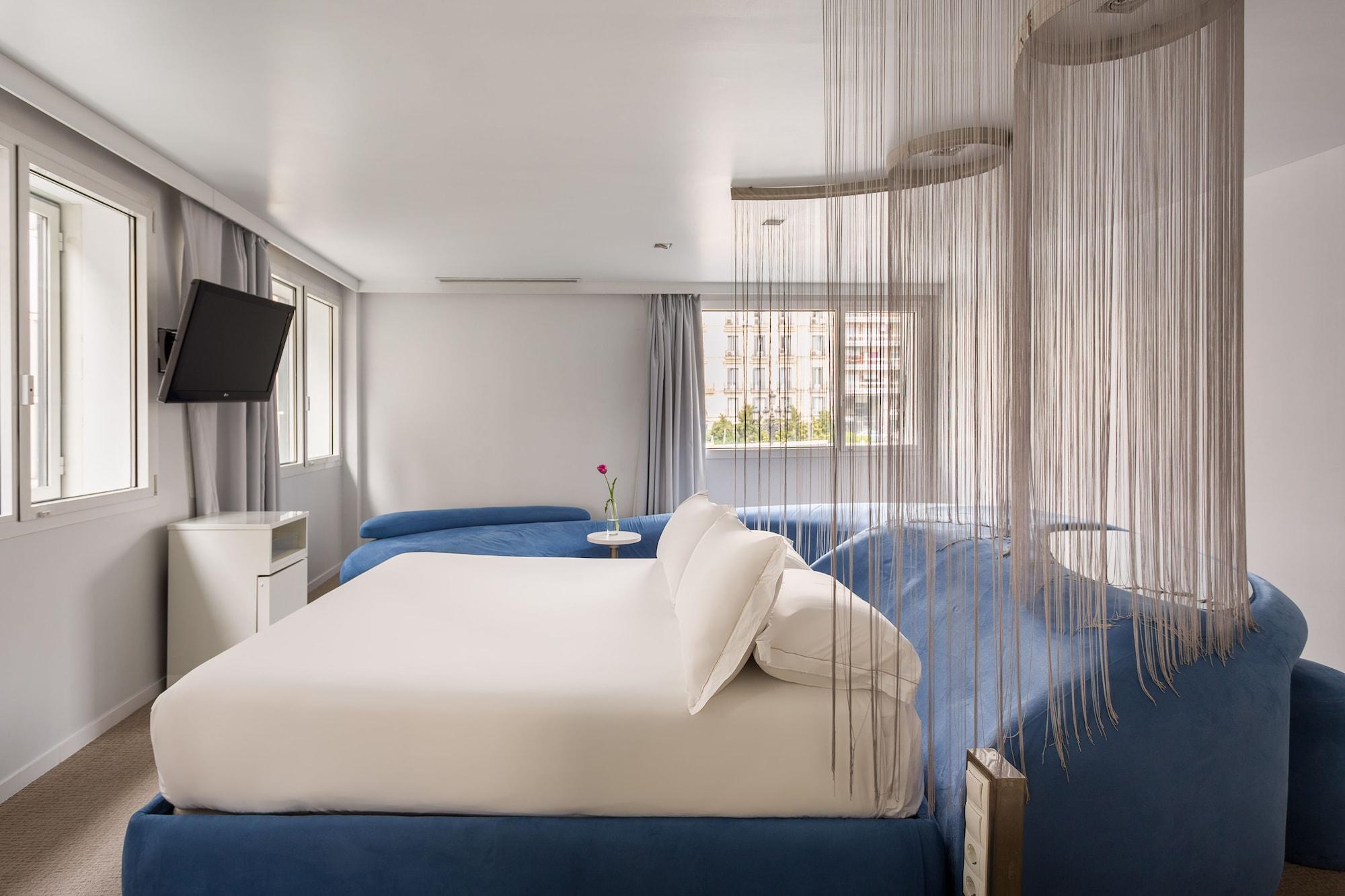 Mate Oscar, Hotel