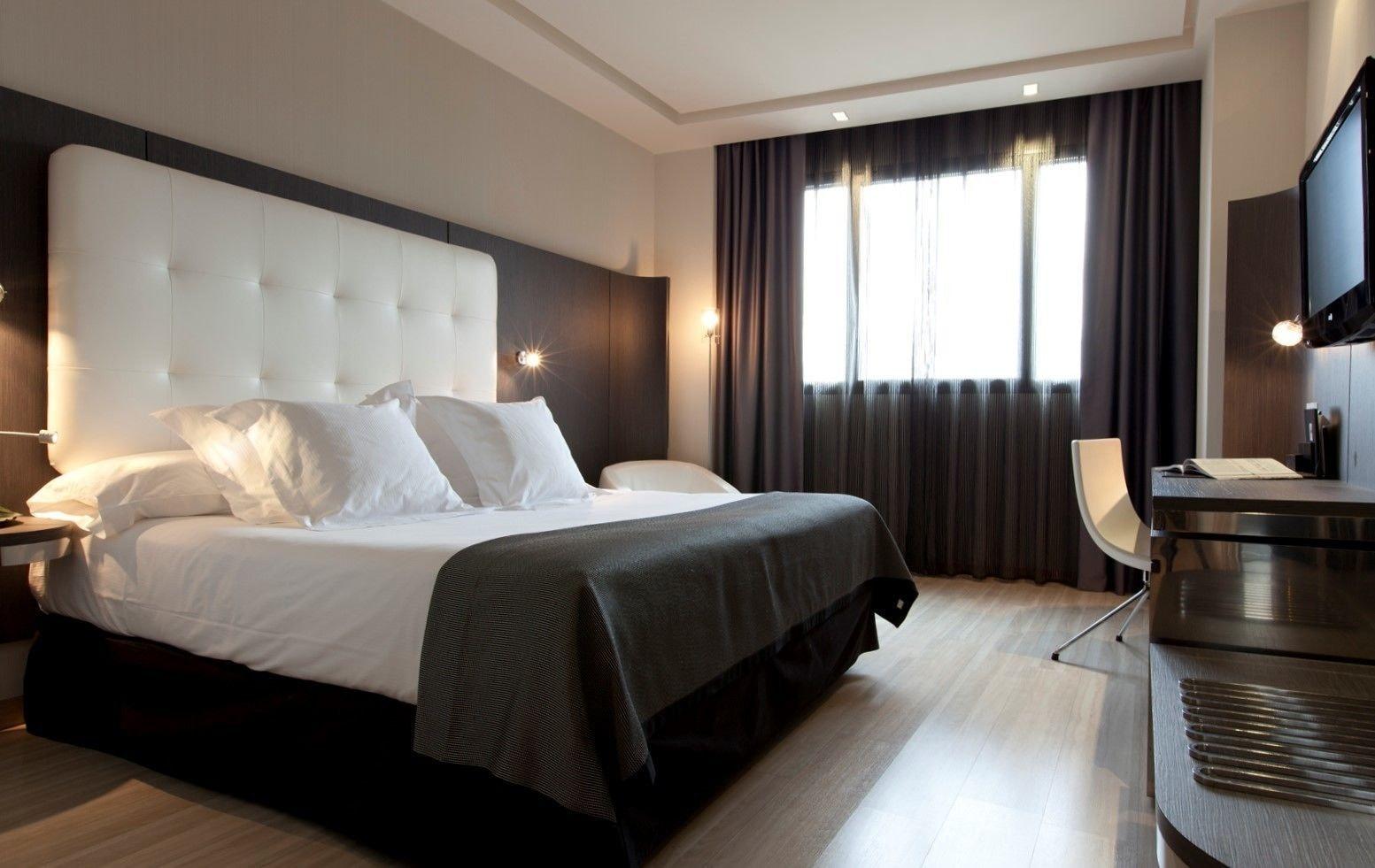 Hotel Maydrit Airport 4*