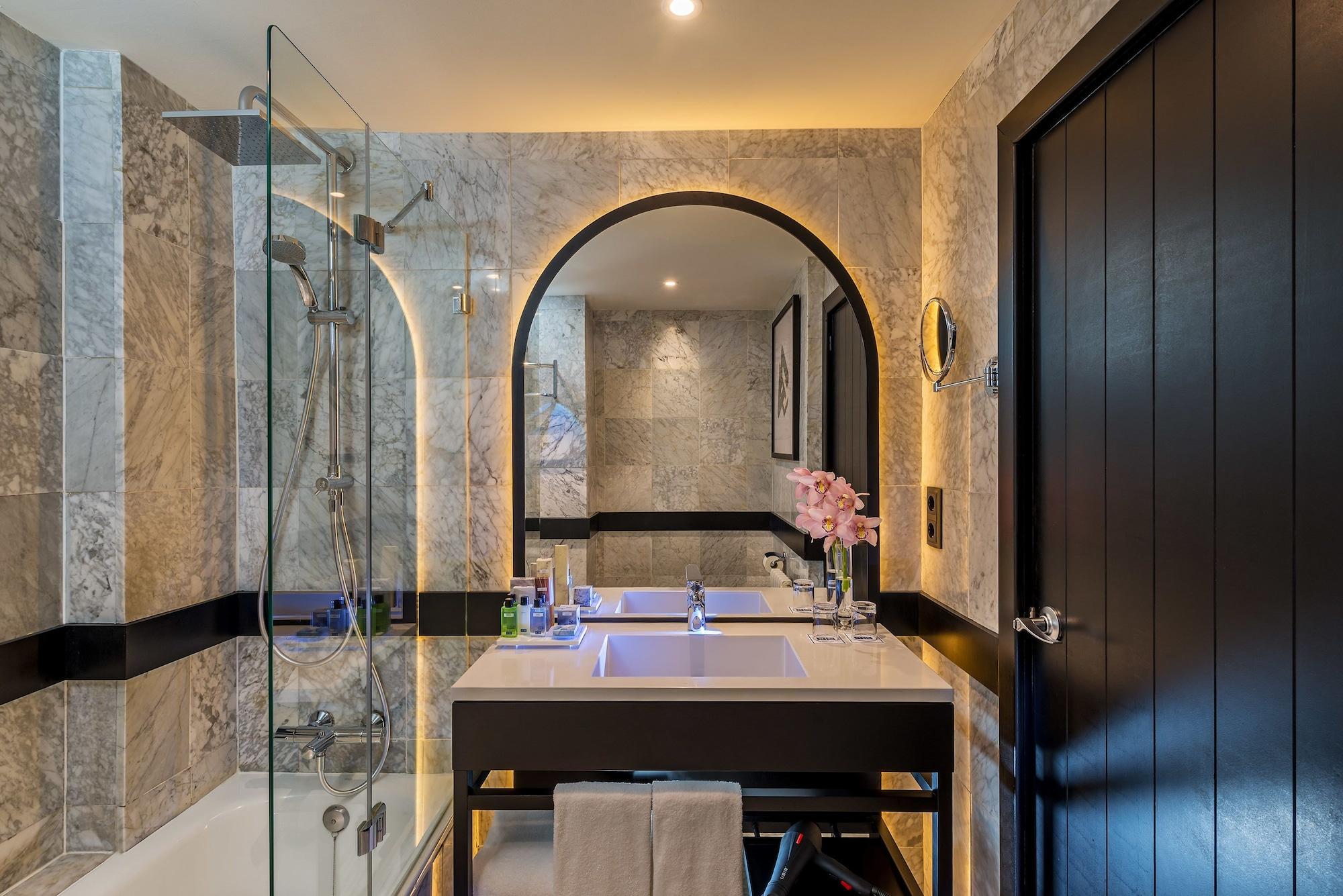 H10 Puerta De Alcalá Hotel 4*