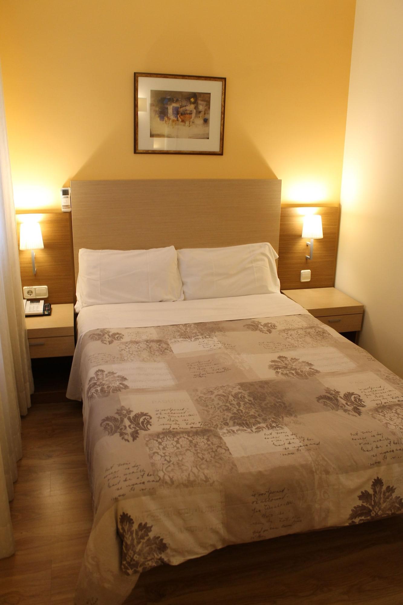Hotel Mirador Puerta Del Sol 2*