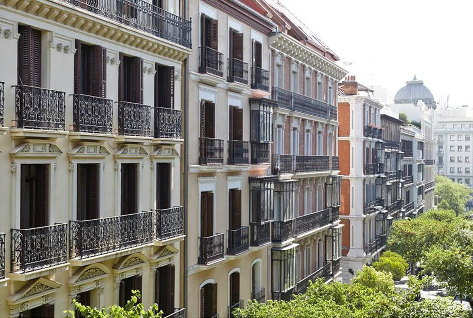 60 Balconies Design