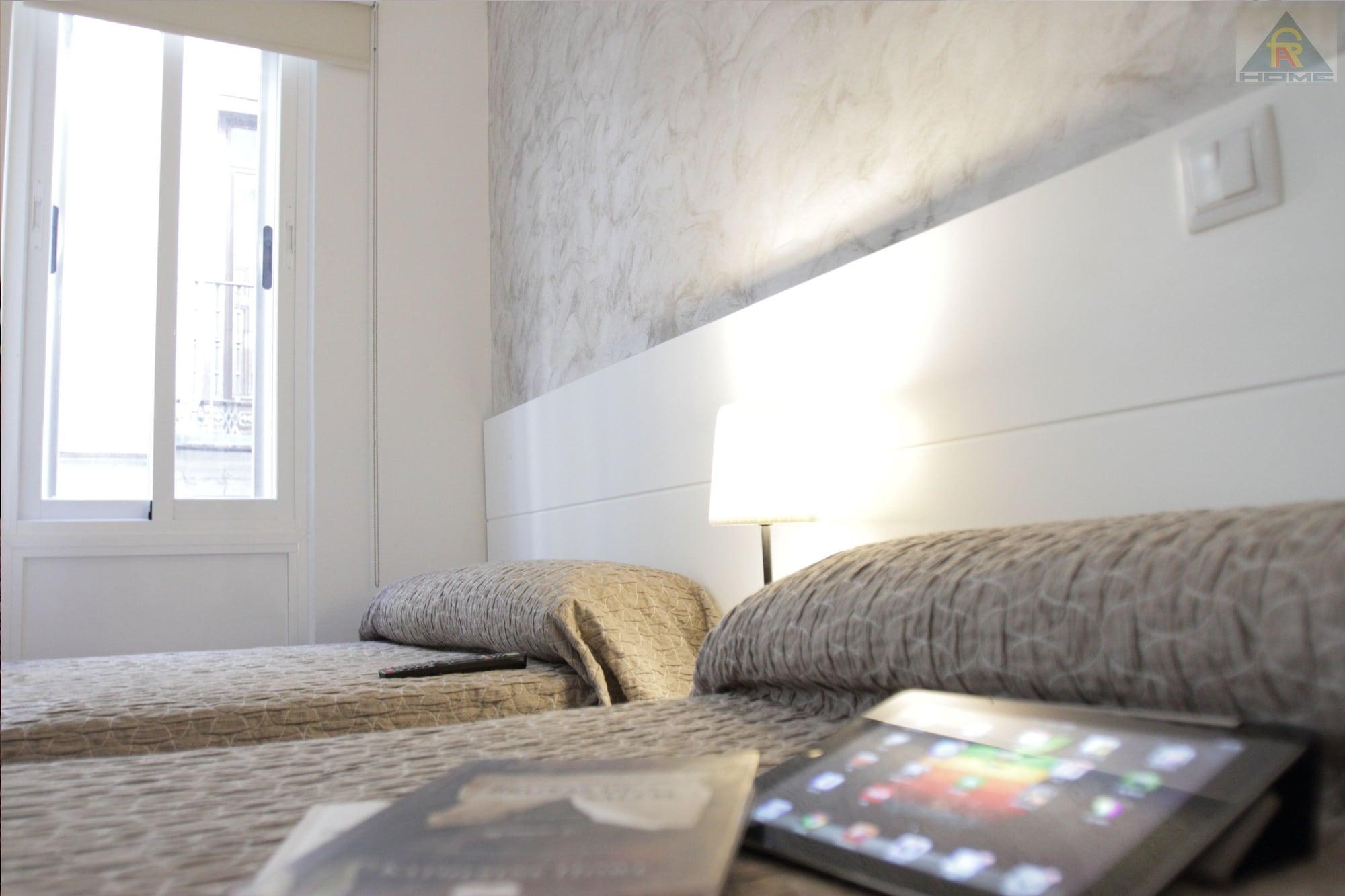 Hostel Far Gran Via *