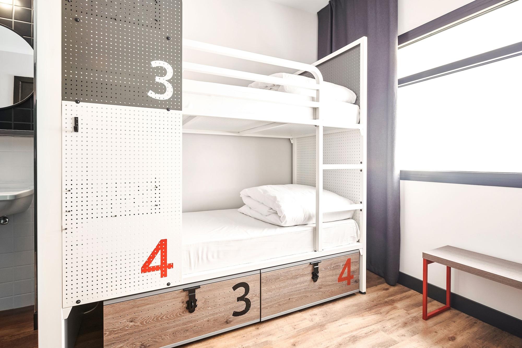 Generator Hotel