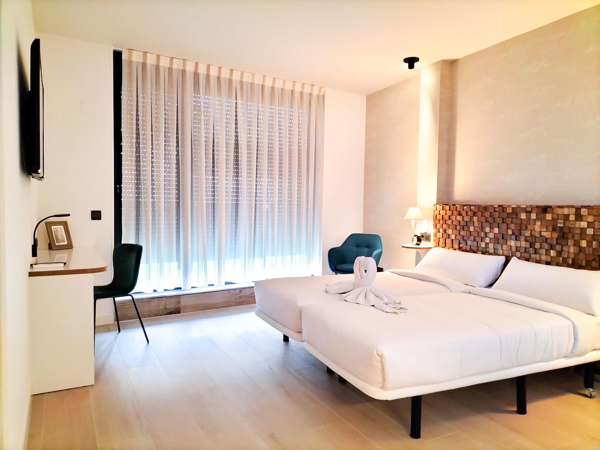 Far Bernabeu Hostal