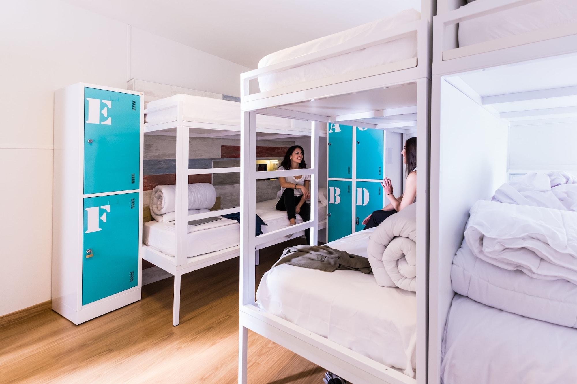 Far Bernabeu Hostal Madrid