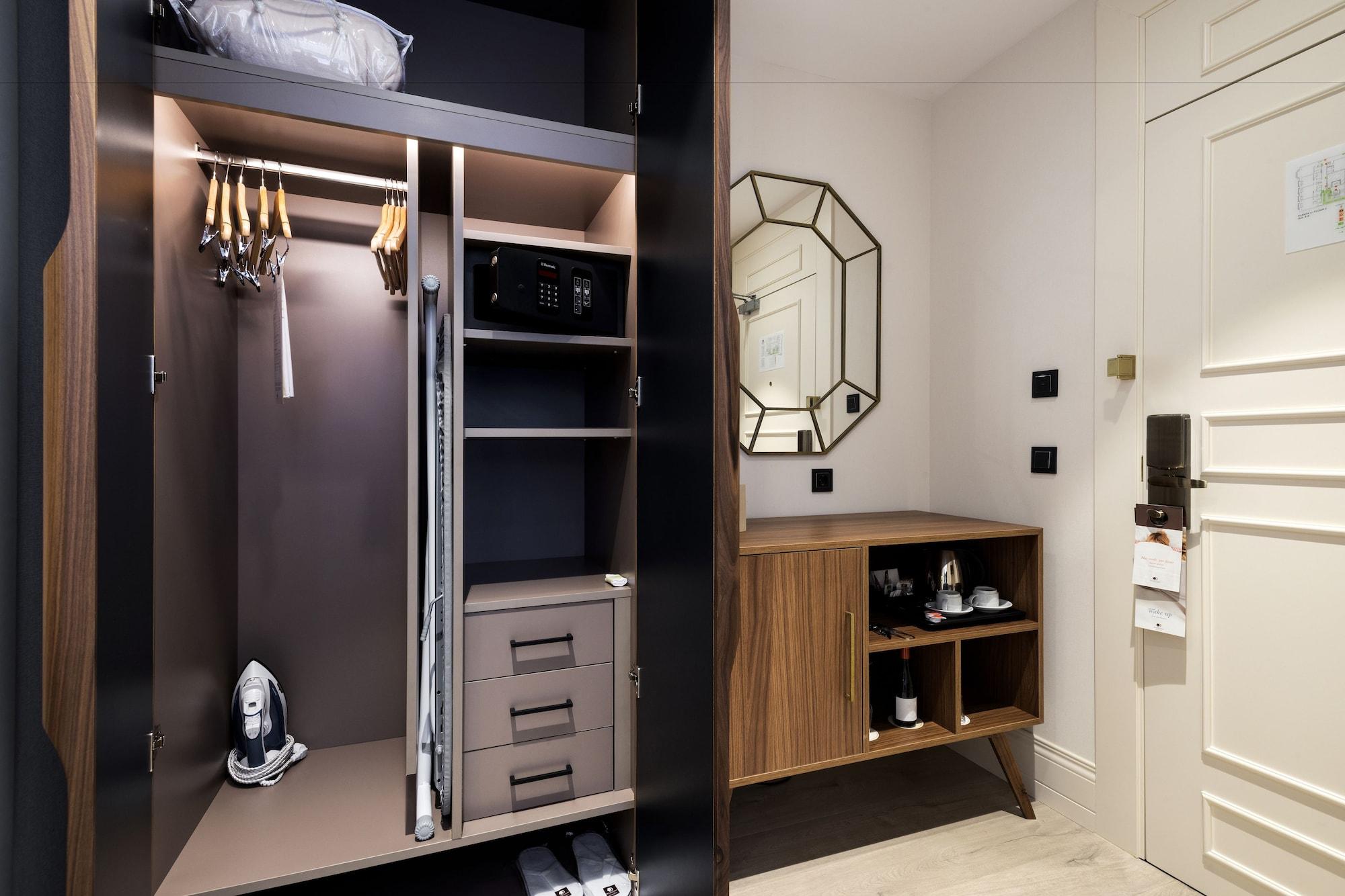 Doubletree By Hilton Madrid-prado Hotel 4*