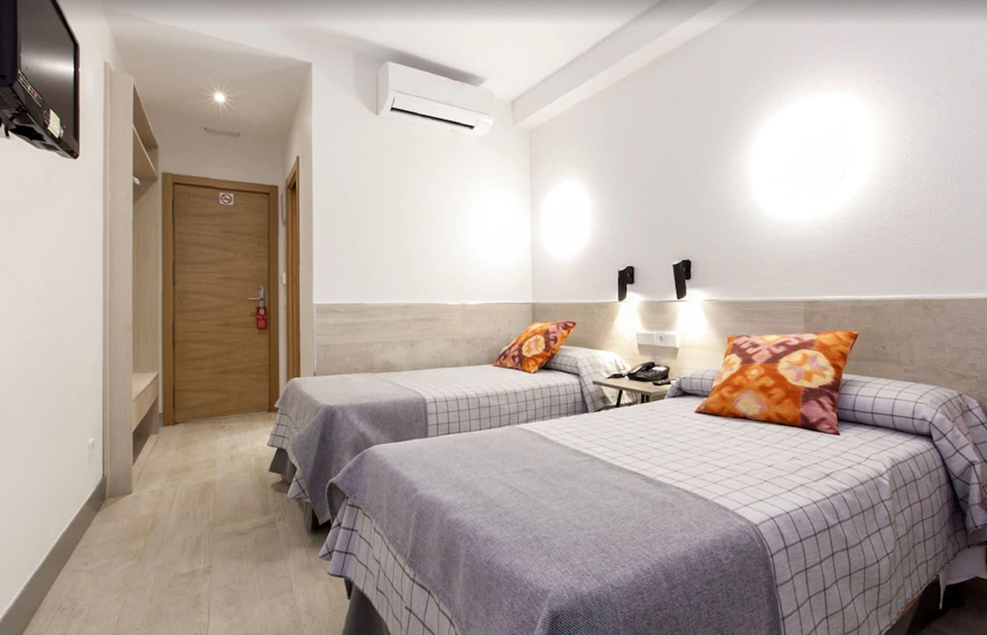Hotel Castilla Ii Puerta Del Sol Madrid