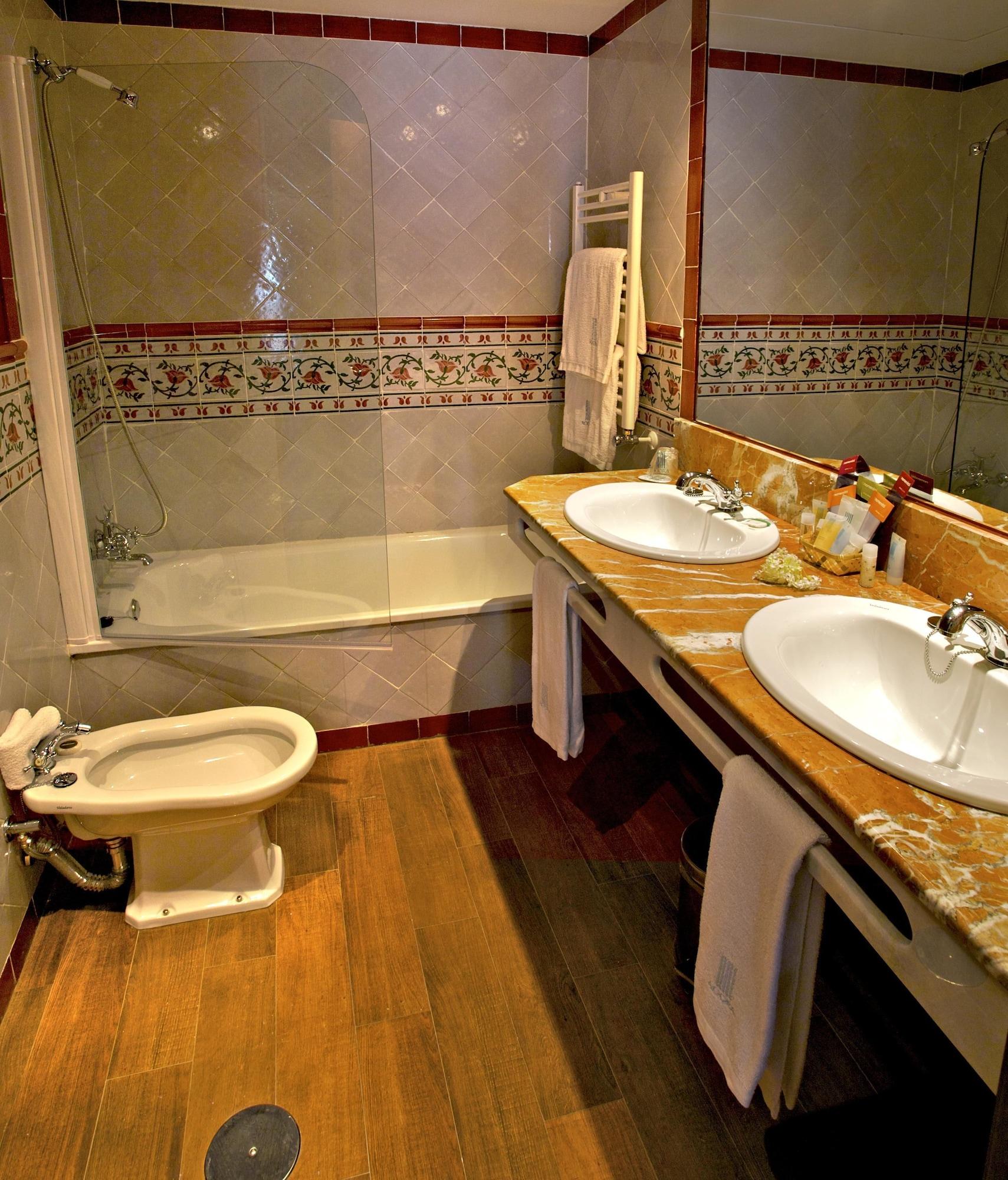 Hotel Agora Juan De Austria 4*