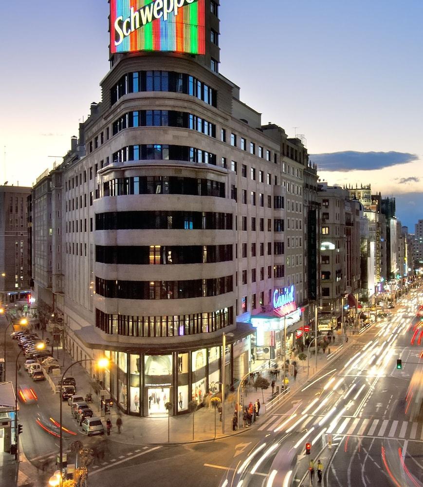 Vincci Capitol Hotel