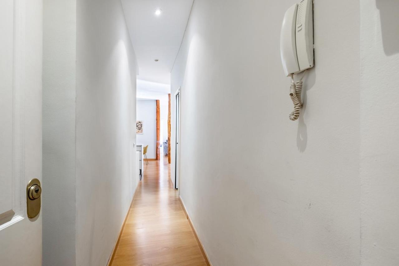 2 Bedrooms 2 Bathrooms Furnished - Plaza De España - Modern - Mintystay