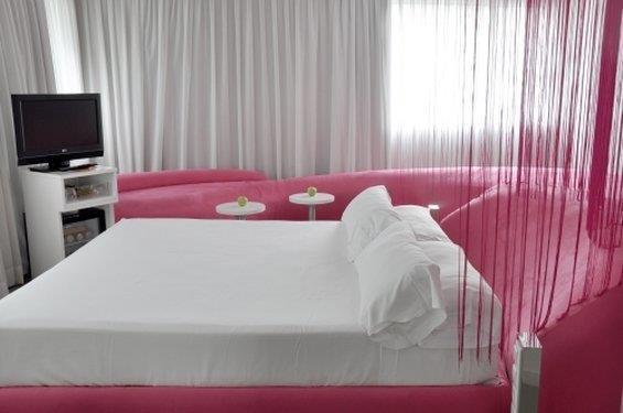 Mate Oscar, Hotel Madrid