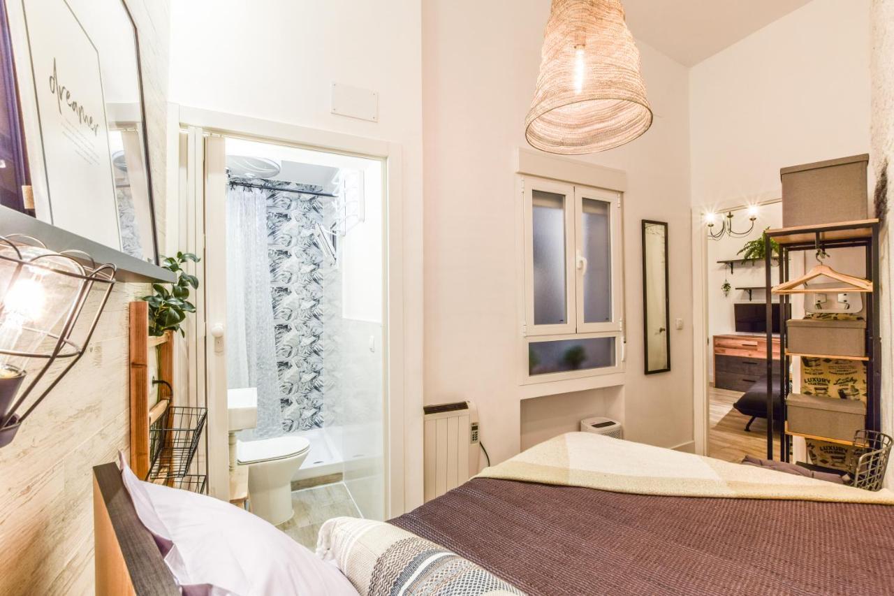 Apartamento Plaza De Lavapies Con Patio * Madrid