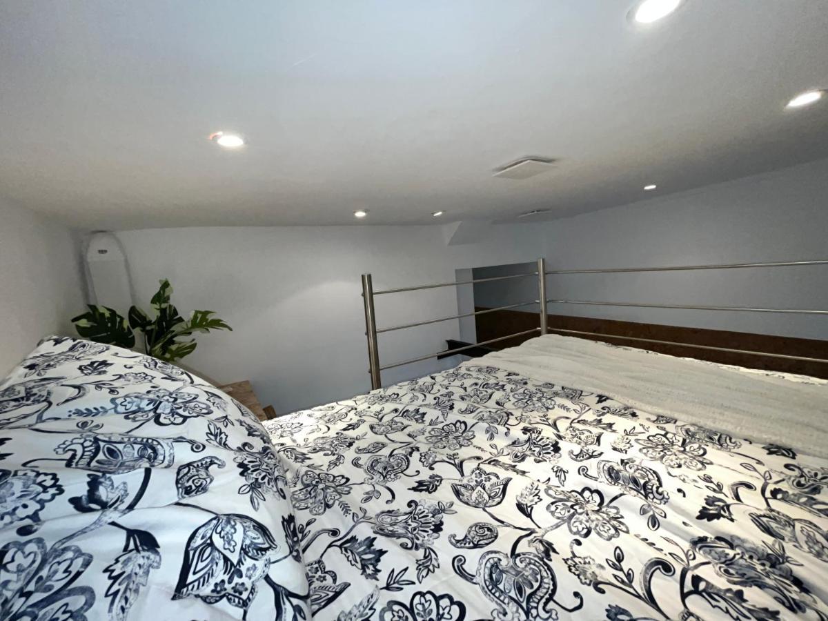 Ile Aina Malasana Temporal Apartment Madrid