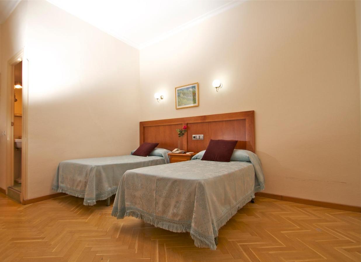 Guest house Greco Gran Via 2*