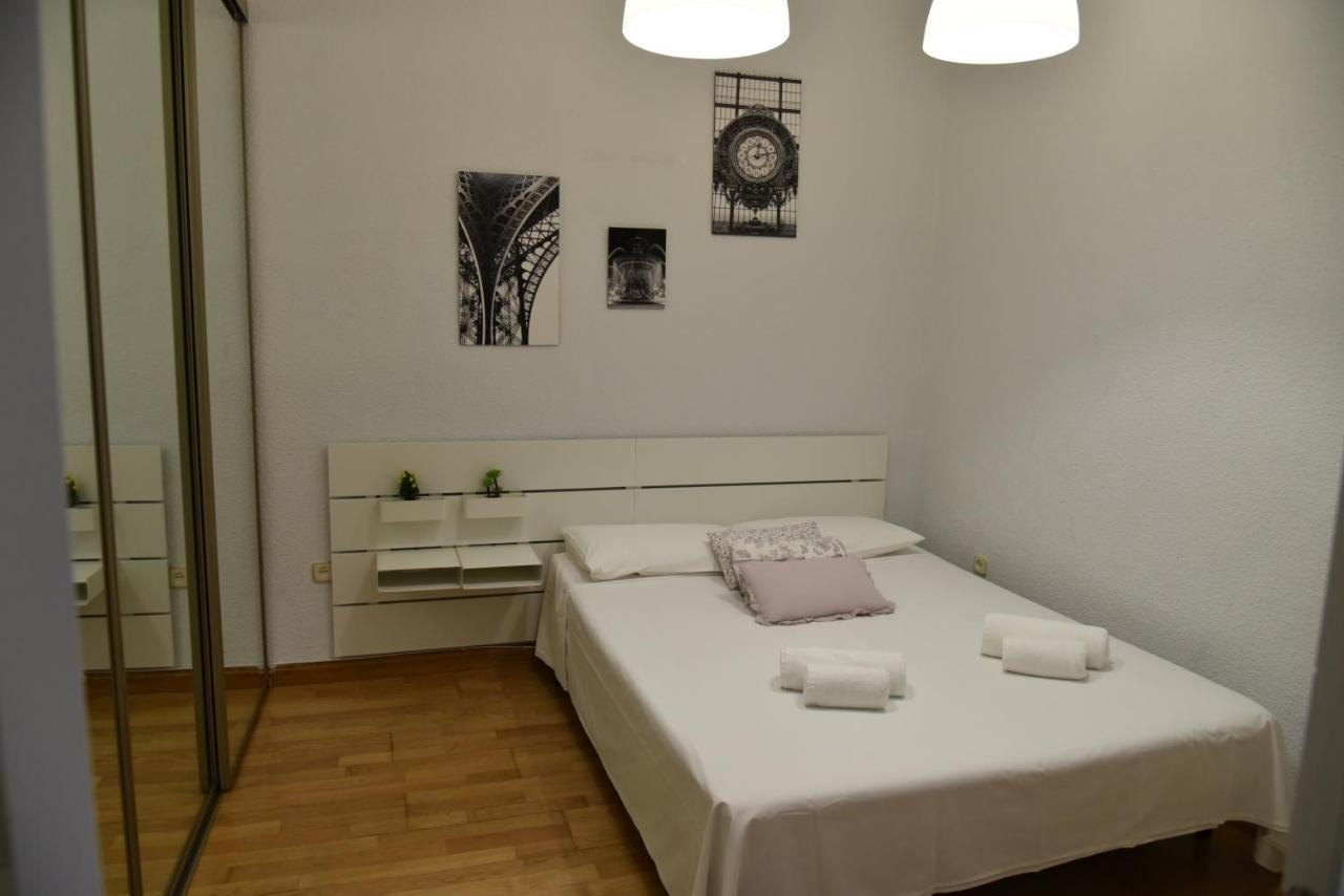 Disfruta, En La Misma Plaza Mayor Bonito Y Amplio Apartamento