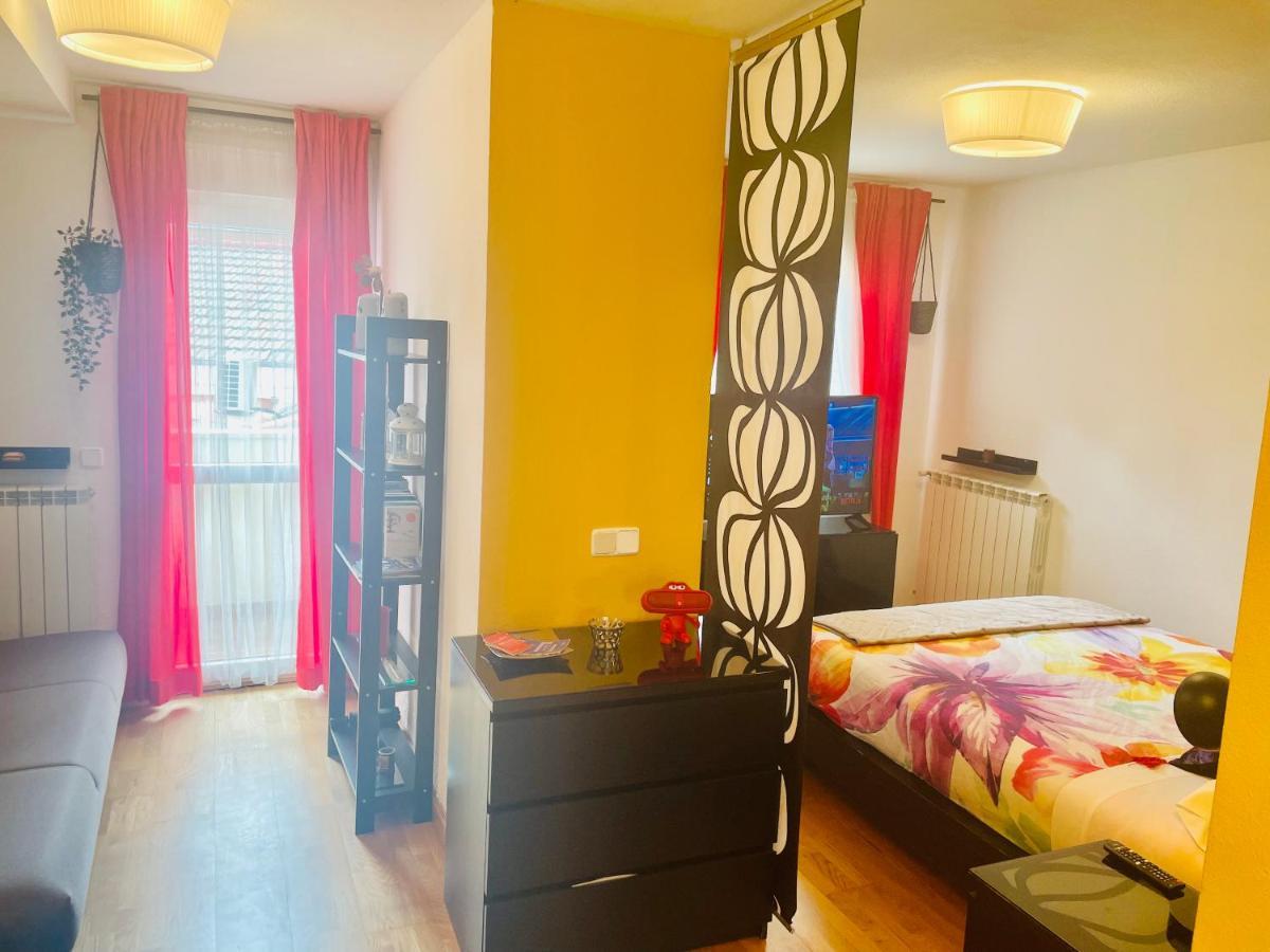 Apartamento Atico Individual&terraza, 6 Min En Metro Atocha *