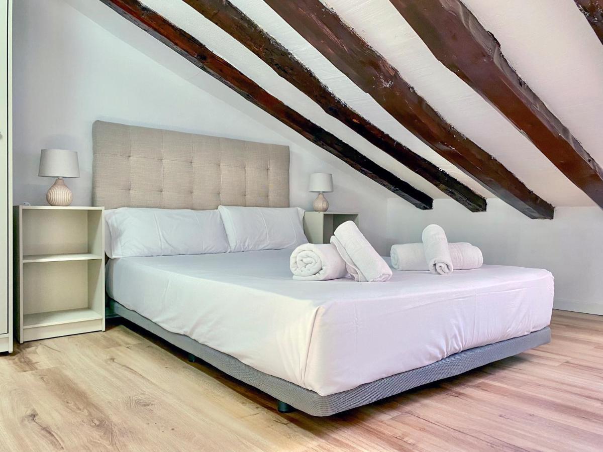 Charming Malasaña Attic Apartamento
