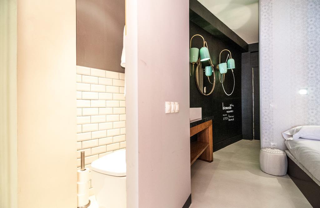 Chic Chueca- Calle Farmacia