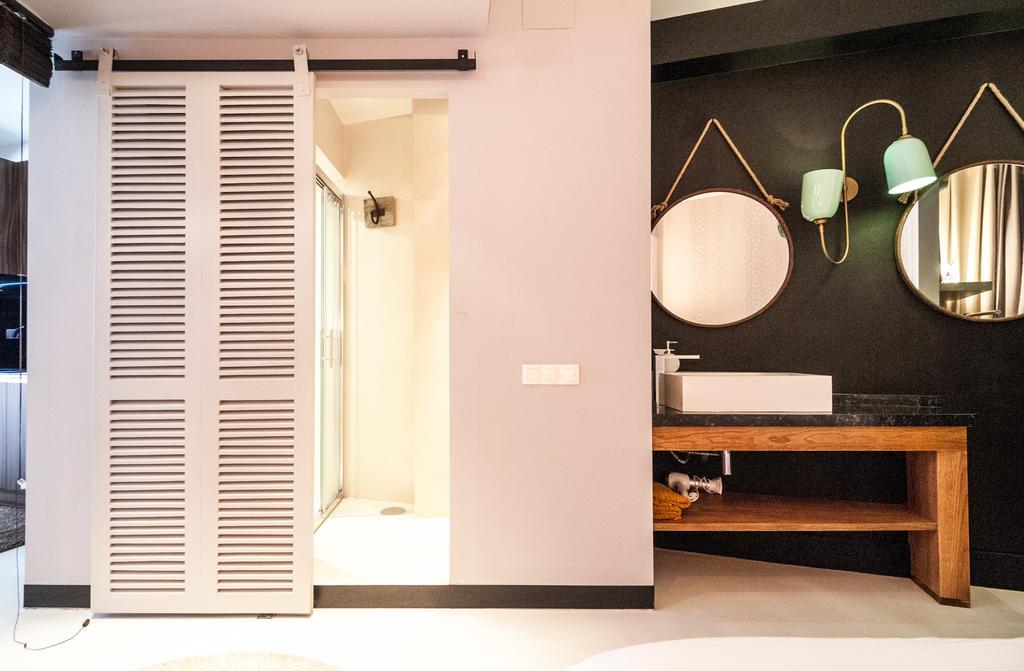 Chic Chueca- Calle Farmacia Madrid
