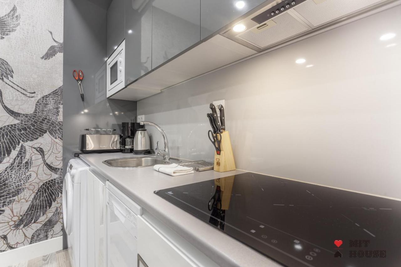 Mit House Puerta De America Iii En * Madrid