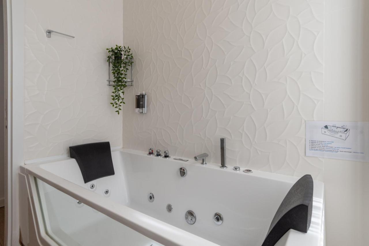 Jacuzzi Full Exterior Sol, By Monaro***** Apartamento Madrid