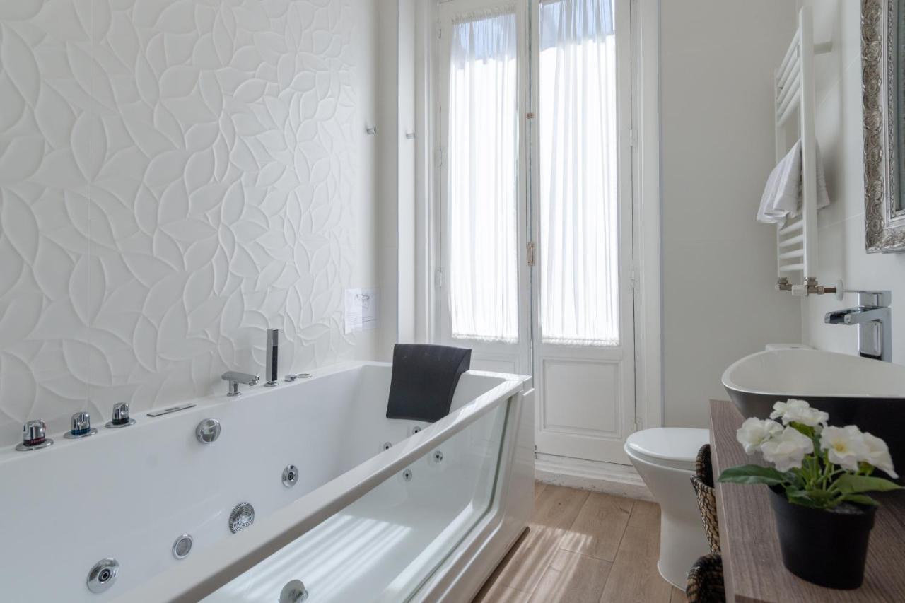 Jacuzzi Full Exterior Sol, By Monaro***** Apartamento