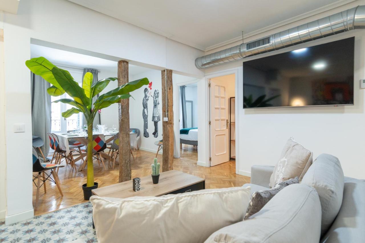 Apartamento Groups Art-pop, By Monaro*****