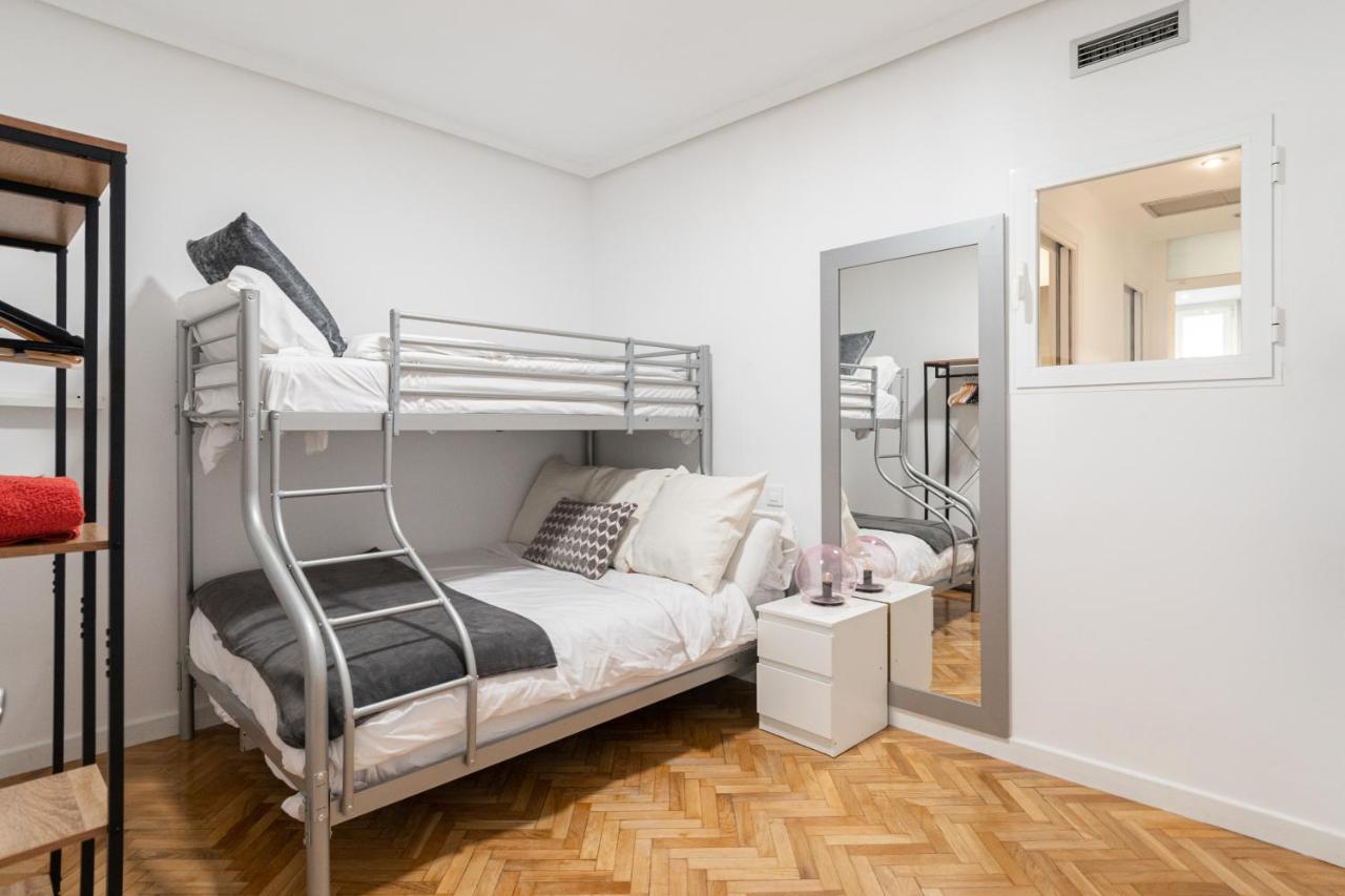 Groups Art-pop, By Monaro***** Apartamento Madrid