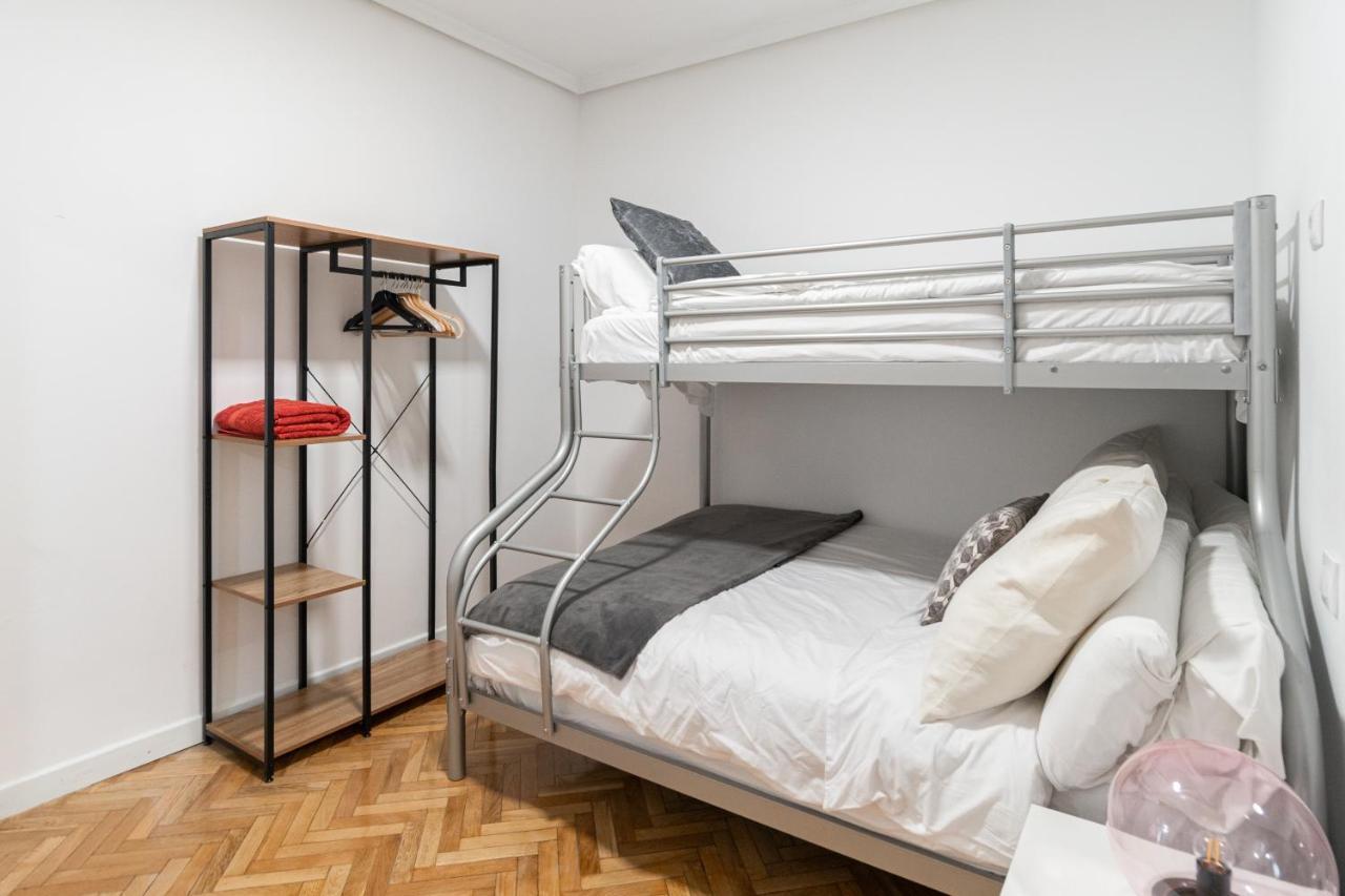 Apartamento Groups Art-pop, By Monaro*****