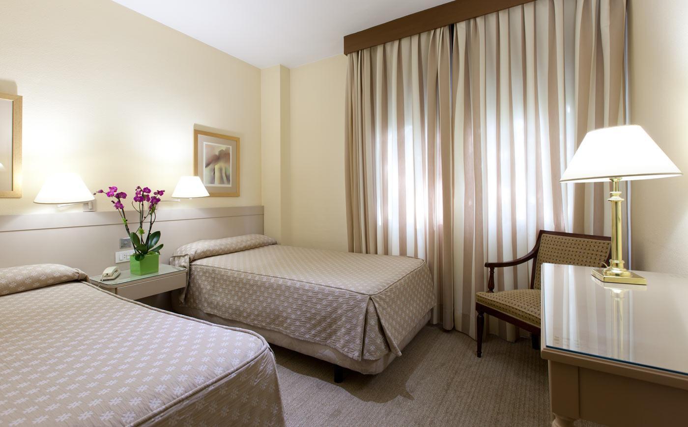 Espahotel Plaza Basílica Apartahotel Madrid