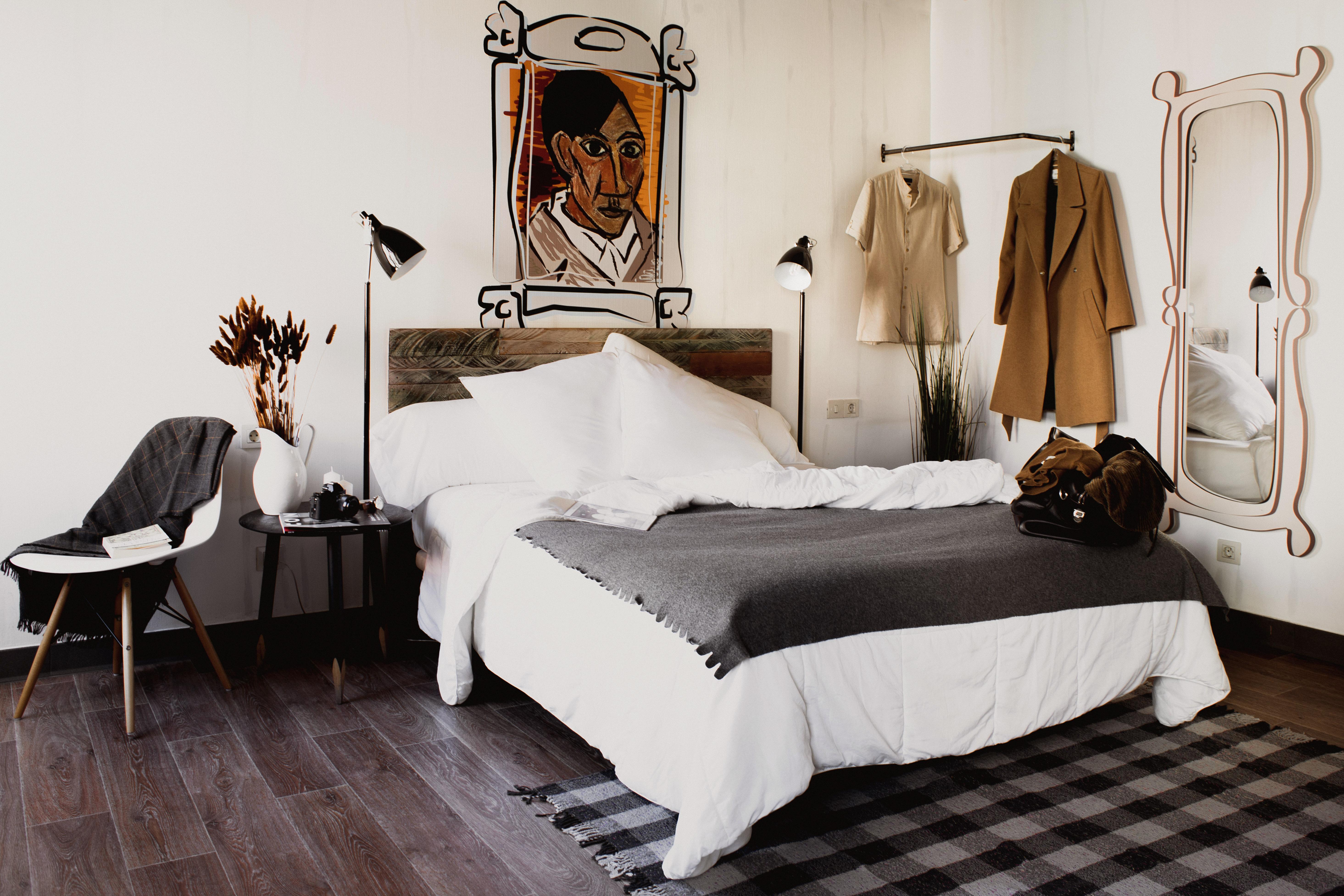 Room00 Ventura * Madrid