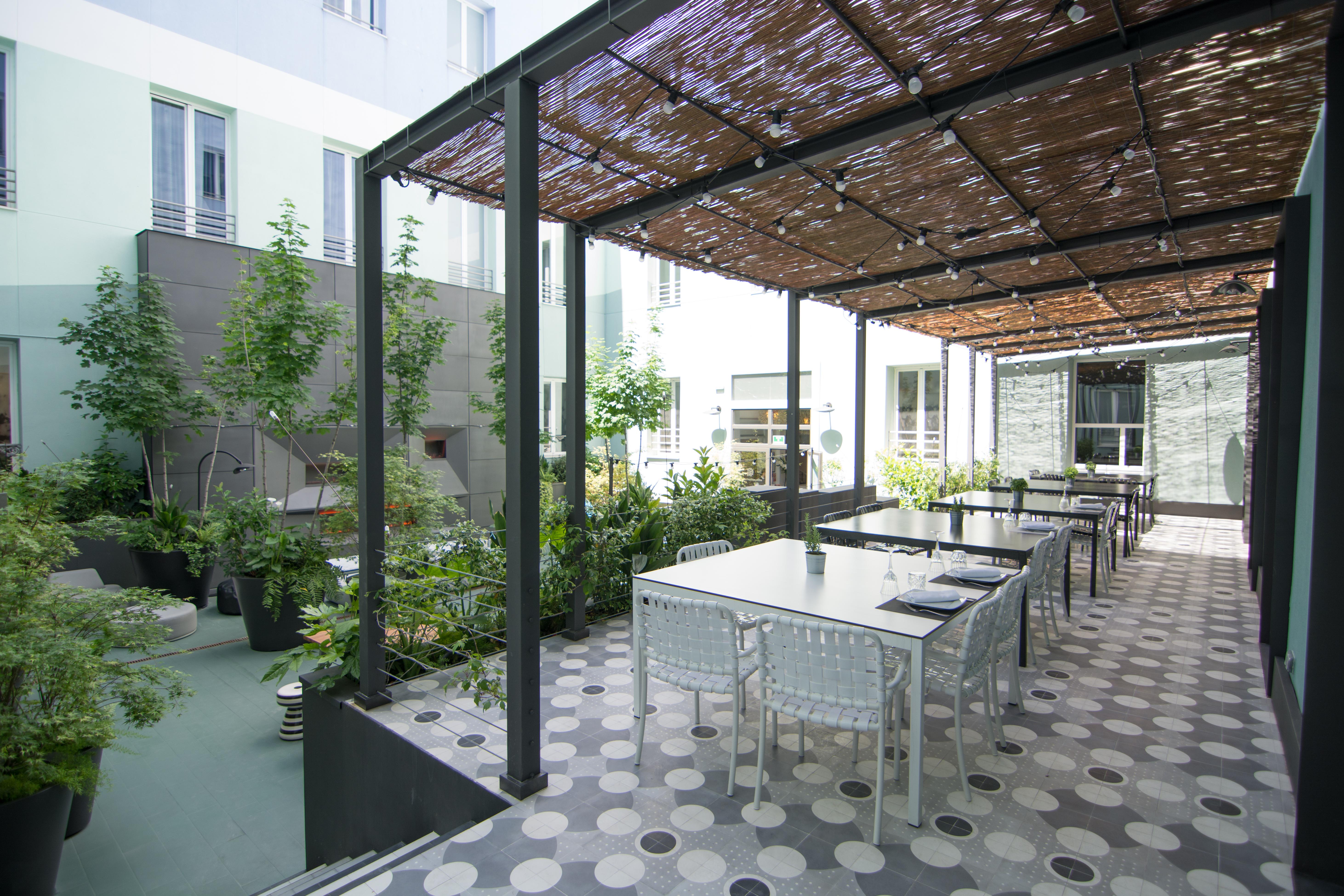 Hotel Petit Palace Santa Barbara 4*