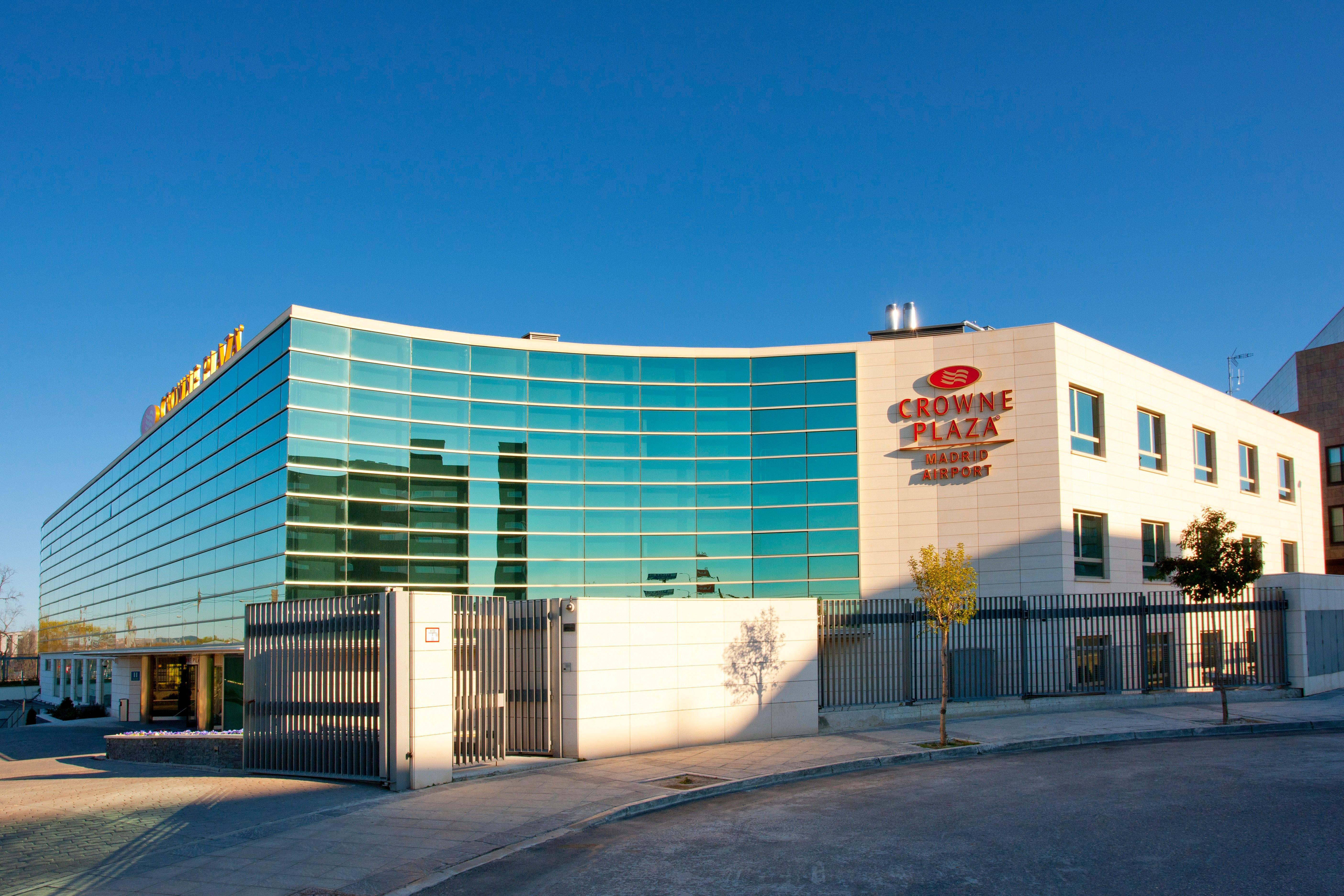 Crowne Plaza Airport