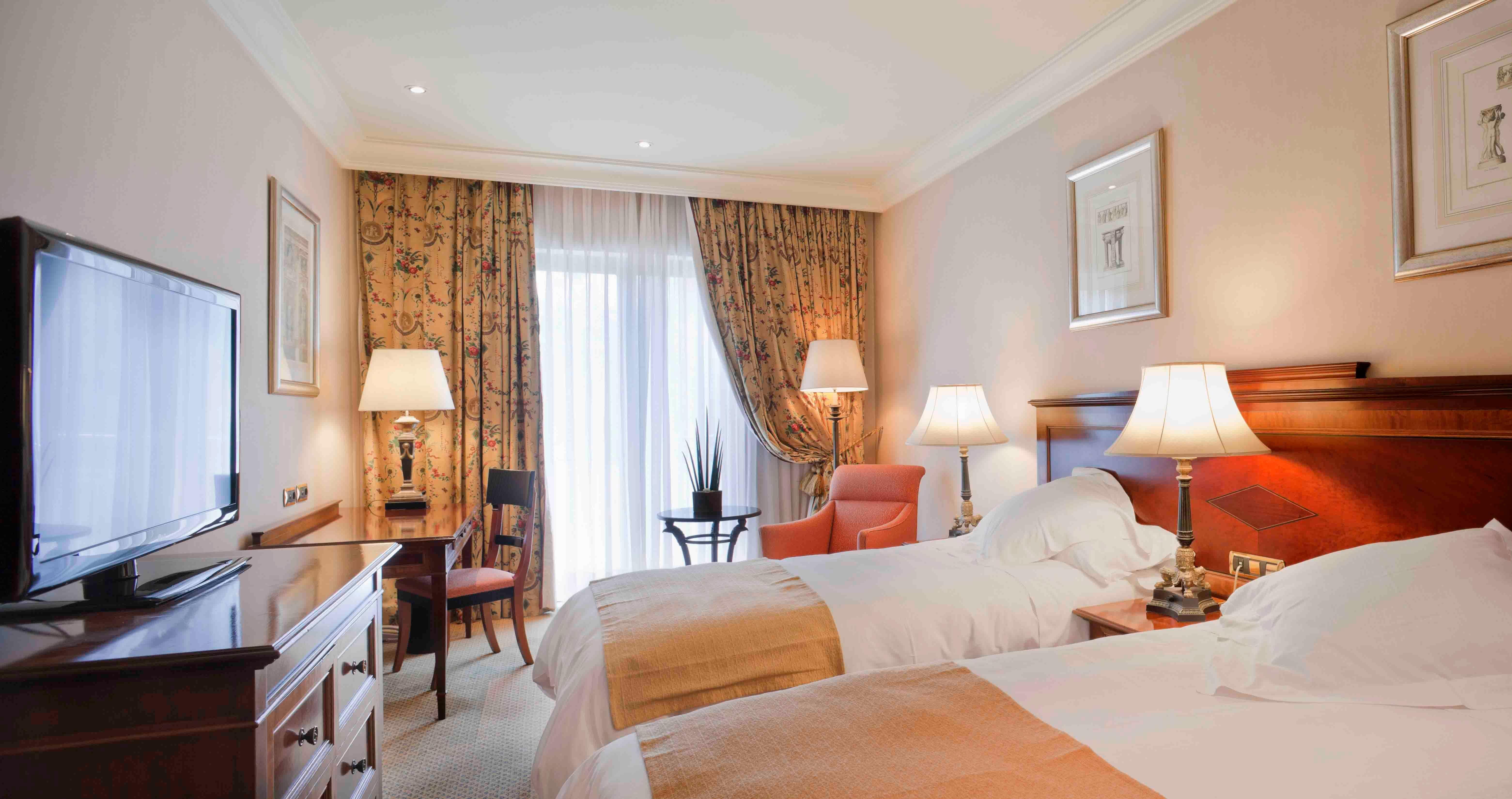 Intercontinental By Ihg 5*