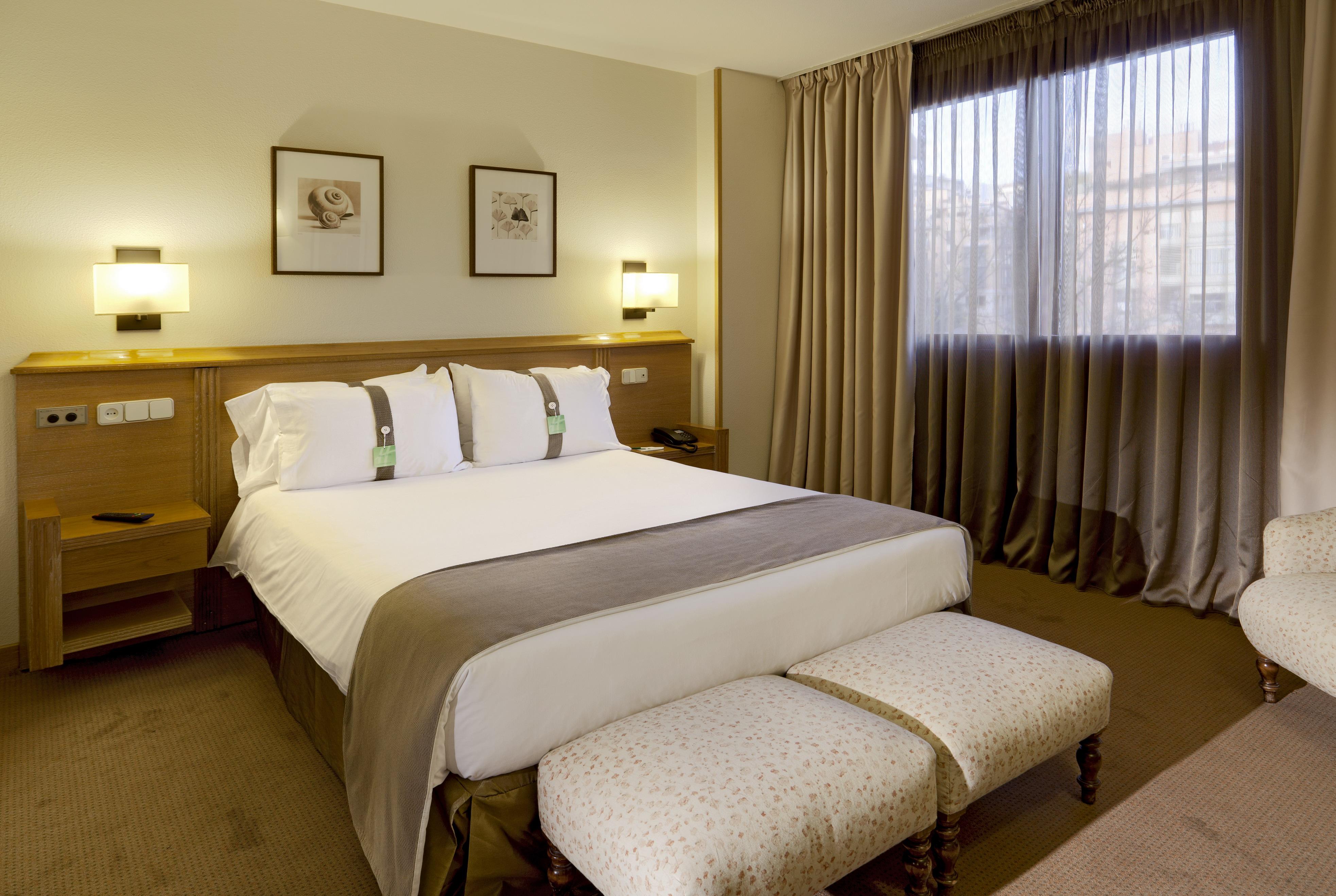 Hotel - Pirámides, An Ihg Madrid