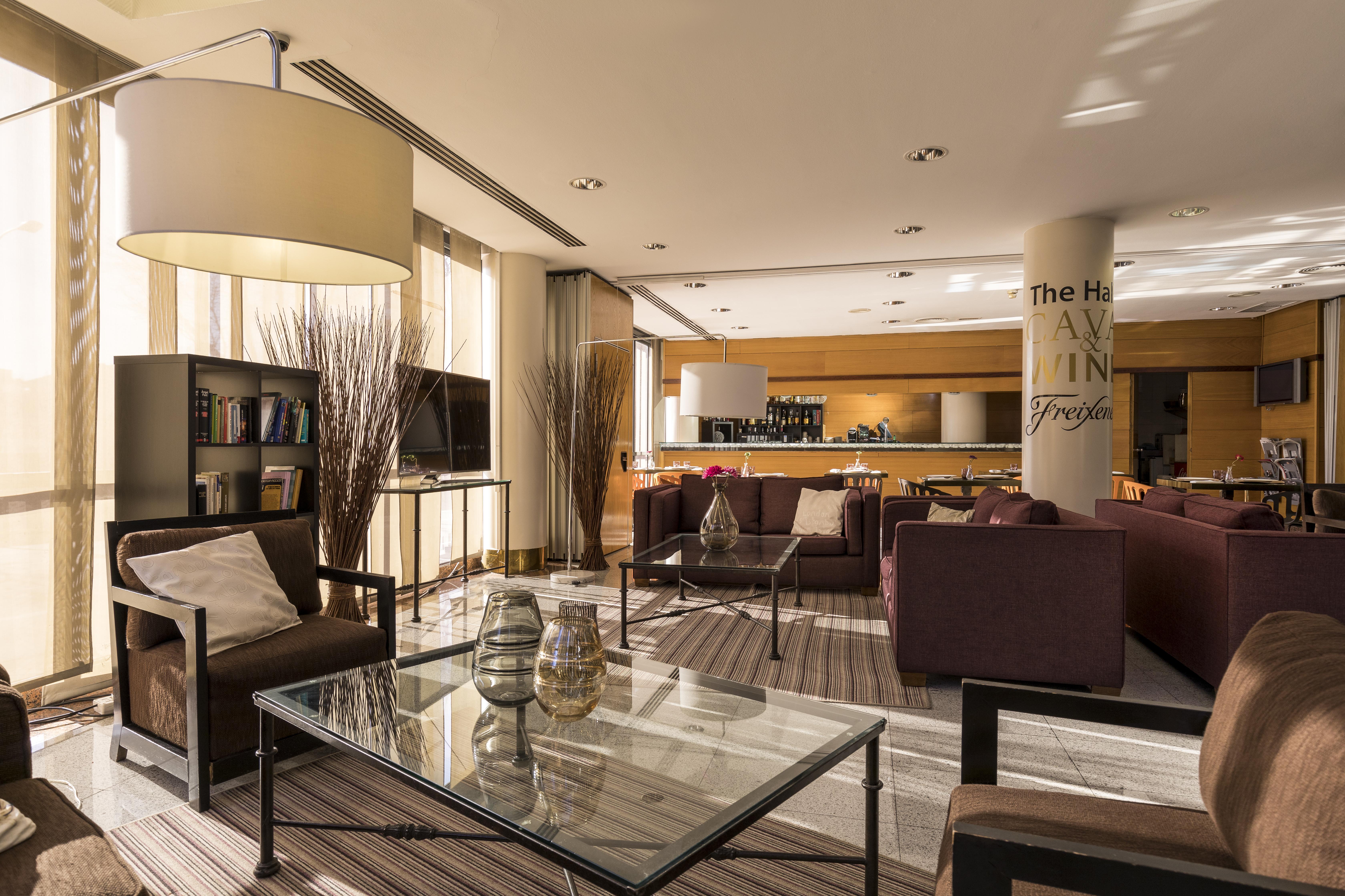 - Pirámides, An Ihg Hotel Madrid
