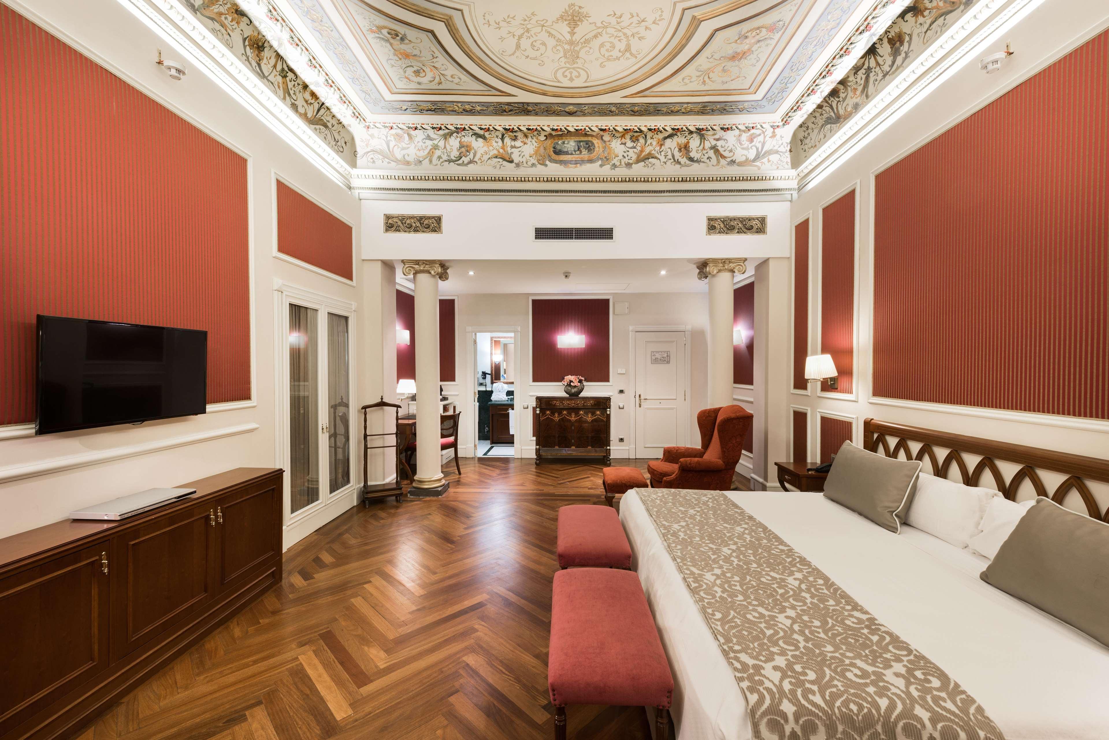 Catalonia Cortes 4*